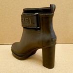 �\�����^���f�B�i�R�E�m�k�Q�P�S�X�^�O�W